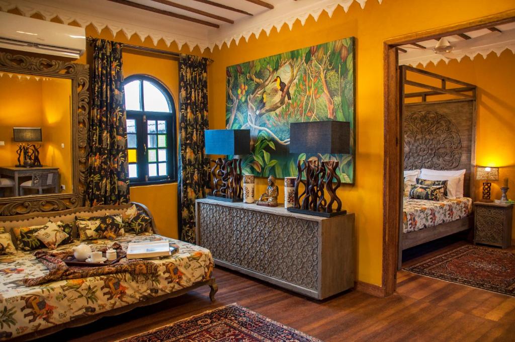 From-The-Bush-to-Beach-Kholle-House